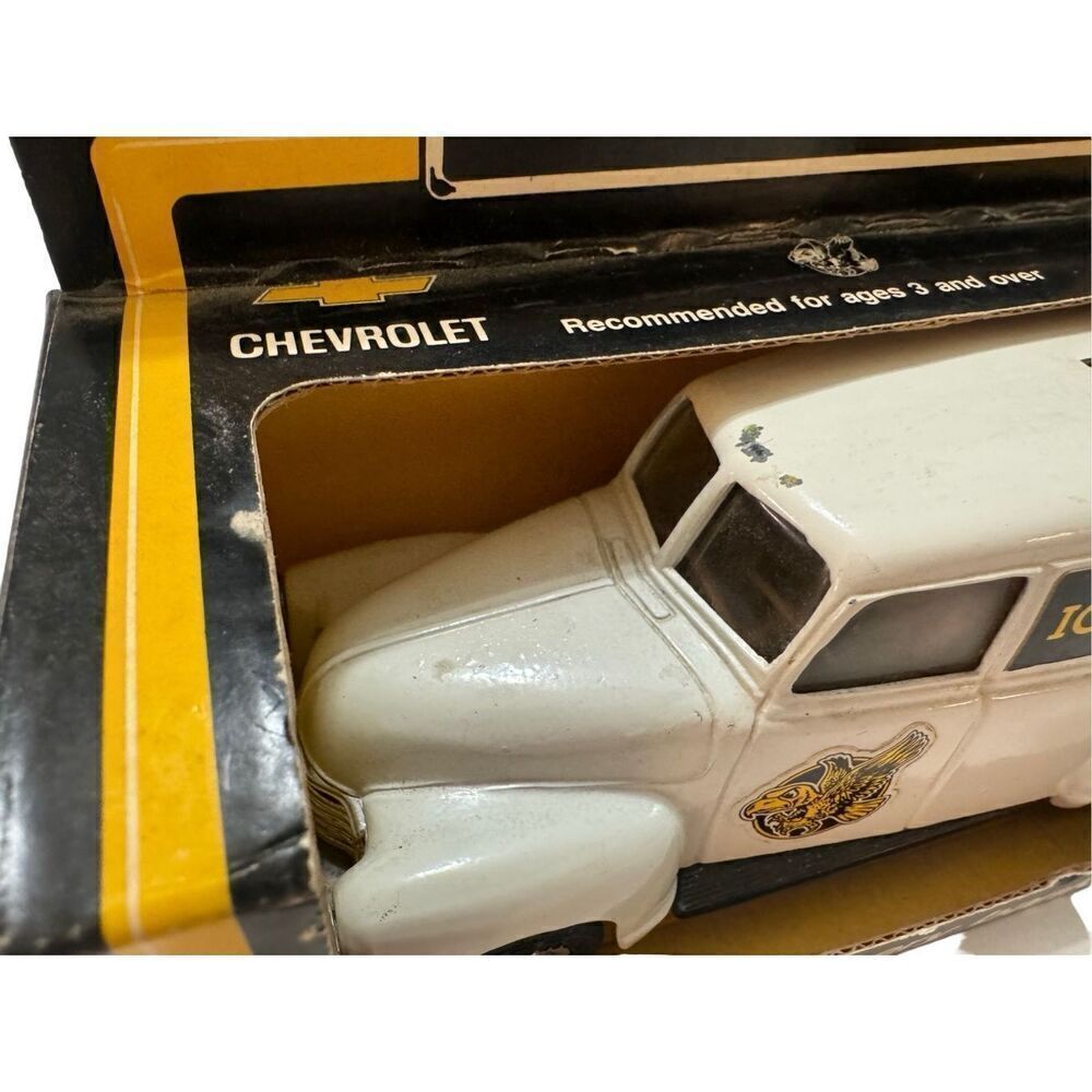 '50 CHEVY IOWA HAWEYES PANEL DELIVERY CAST IRON BANK TRUCK - Picture 9 of 12
